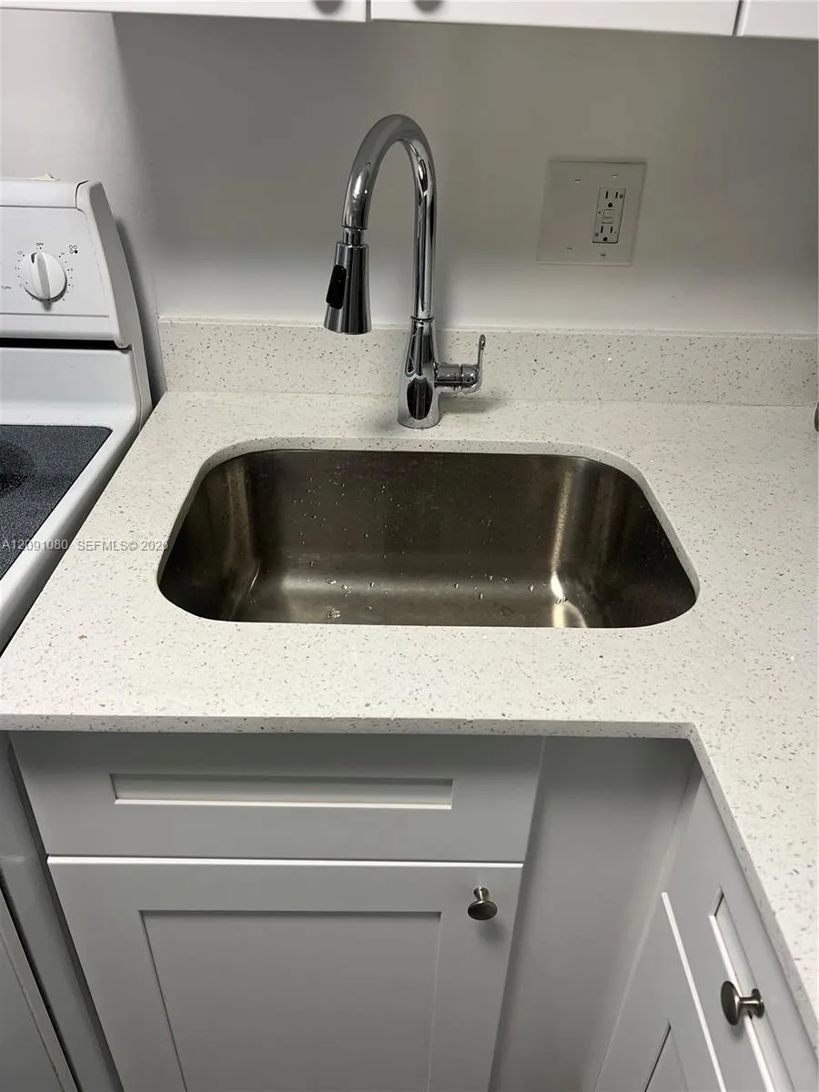 5366 W 26th Ave #121 Hialeah, FL 33016