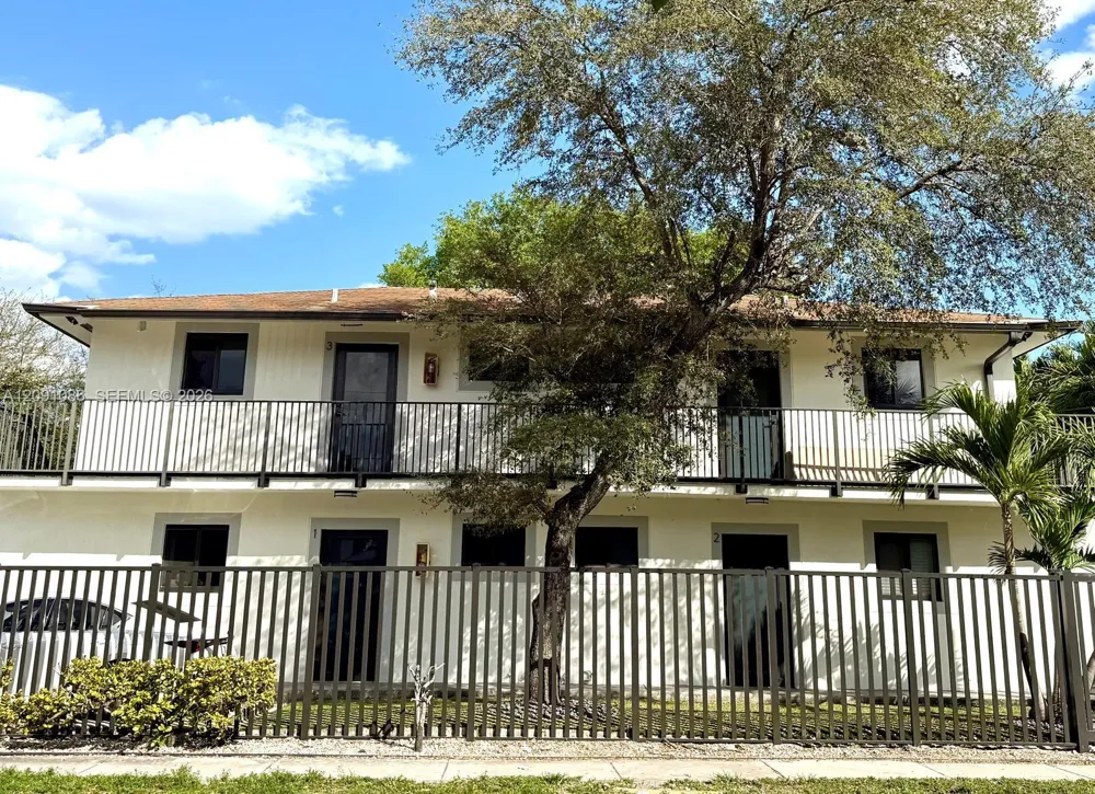 1278 SW 2nd St #4 Miami, FL 33135