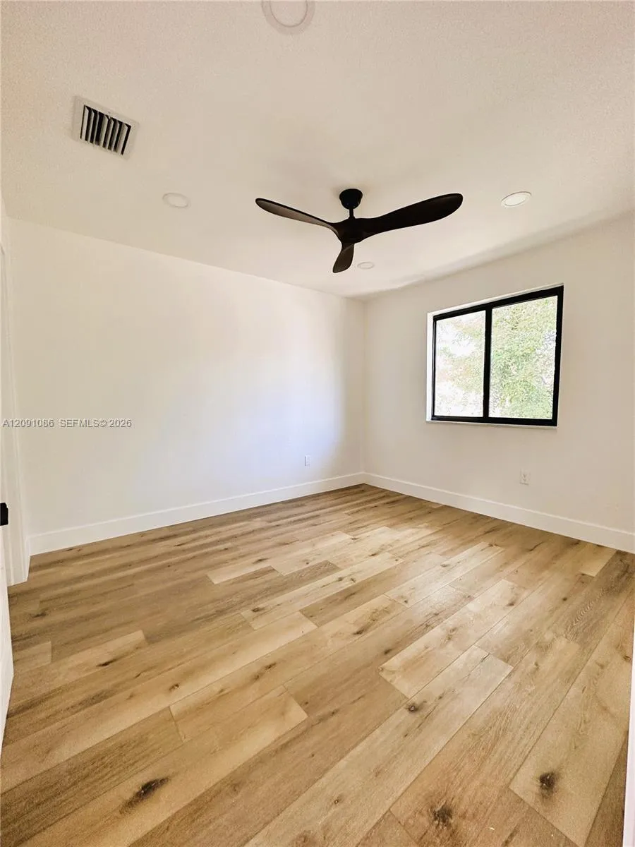 1278 SW 2nd St #4 Miami, FL 33135