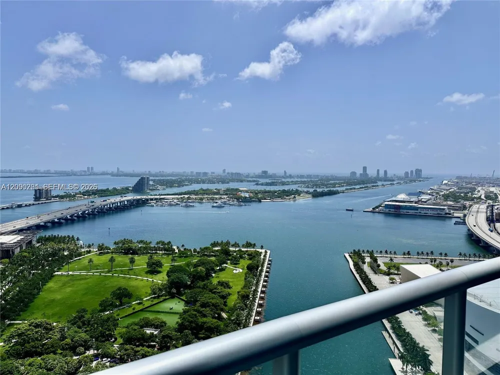 888 Biscayne Blvd #1710 Miami, FL 33132
