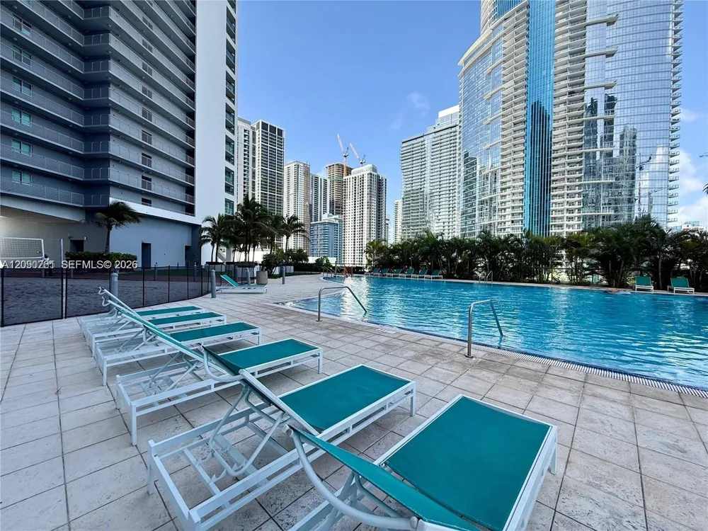 888 Biscayne Blvd #1710 Miami, FL 33132