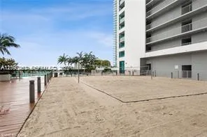 888 Biscayne Blvd #1710 Miami, FL 33132