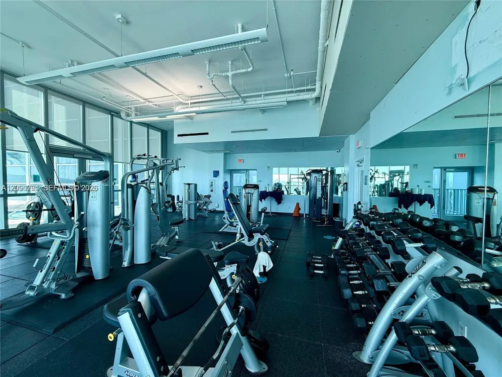 888 Biscayne Blvd #1710 Miami, FL 33132