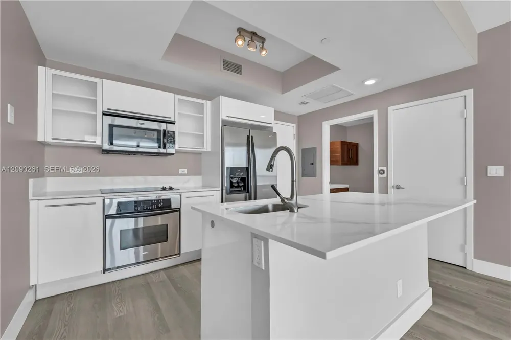 888 Biscayne Blvd #1710 Miami, FL 33132