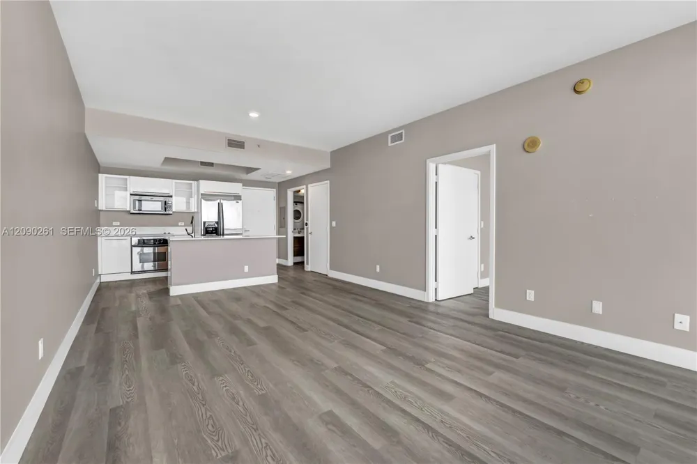888 Biscayne Blvd #1710 Miami, FL 33132