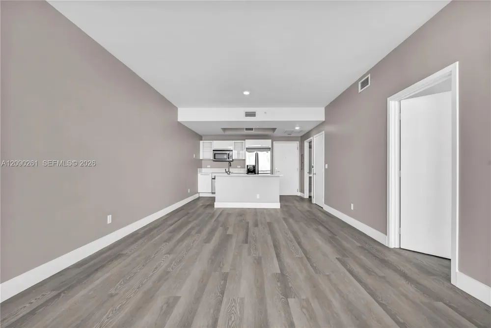 888 Biscayne Blvd #1710 Miami, FL 33132