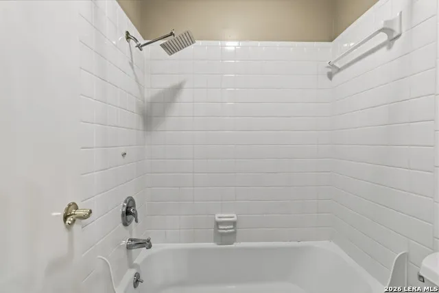 3246 CASTLEDALE DR #27 San Antonio, TX 78230