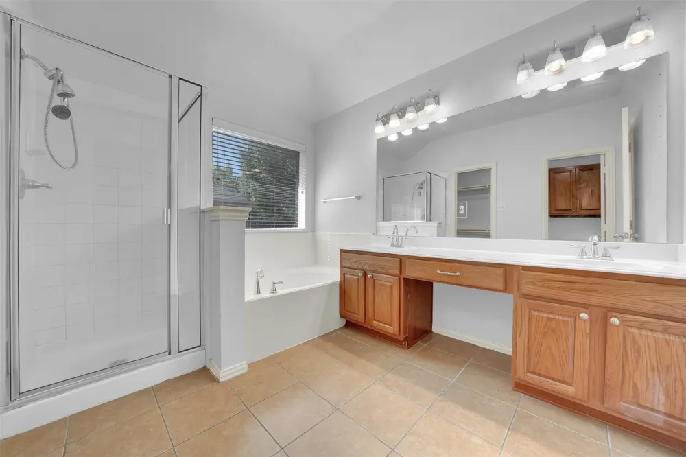 2309 Trickling Creek Drive Garland, TX 75041