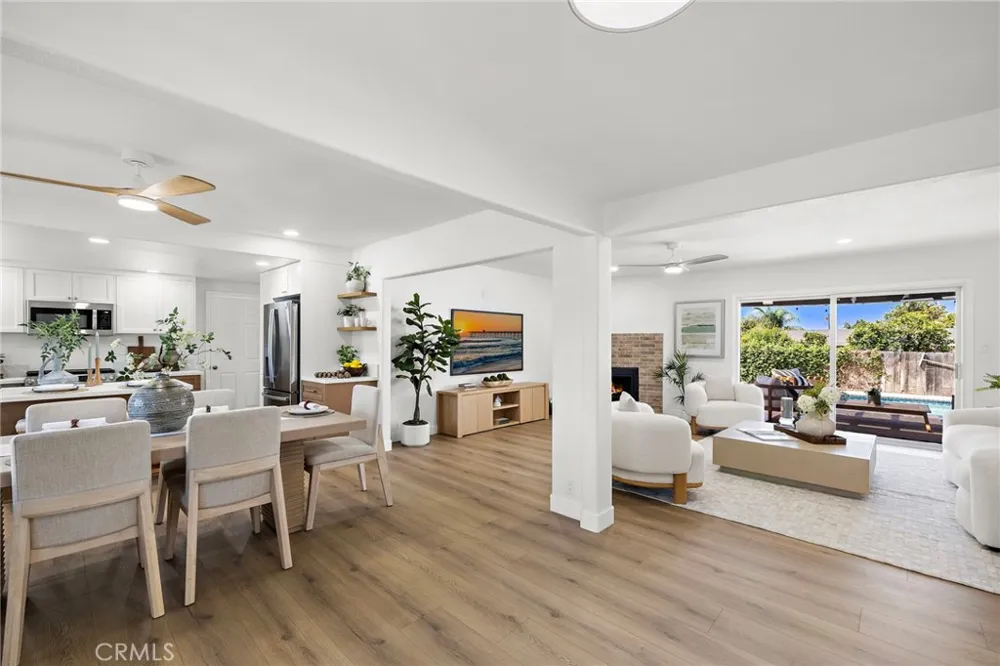 2076 Mori Orange, CA 92867