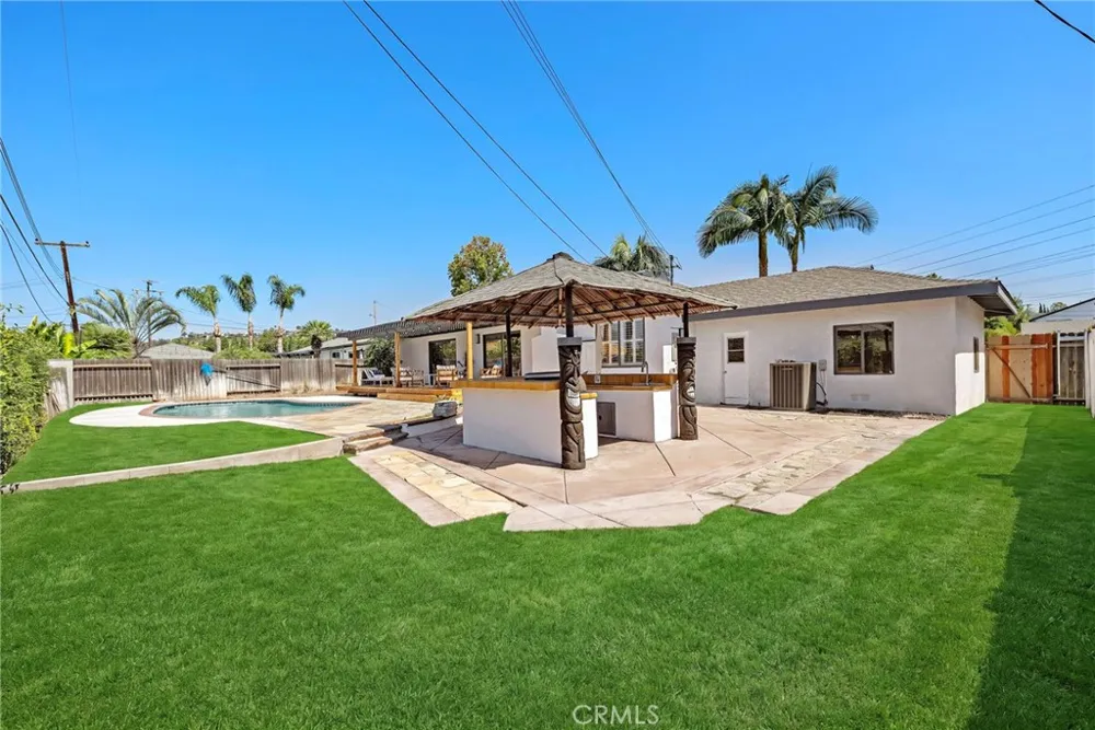 2076 Mori Orange, CA 92867