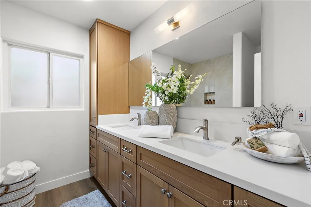2076 Mori Orange, CA 92867