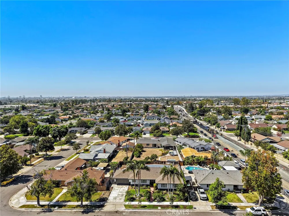 2076 Mori Orange, CA 92867