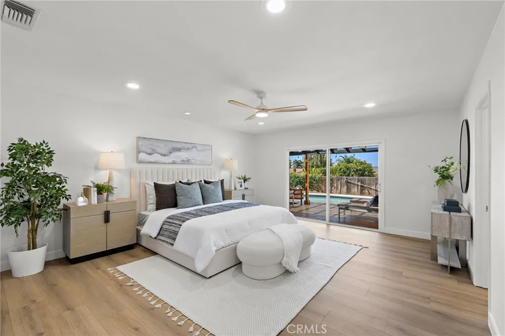 2076 Mori Orange, CA 92867