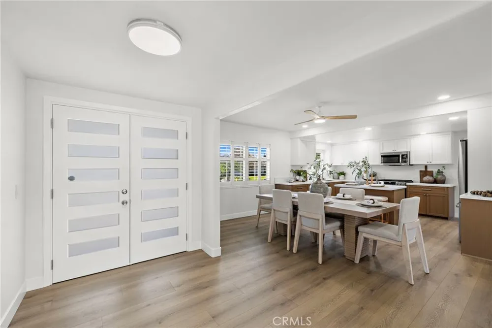 2076 Mori Orange, CA 92867