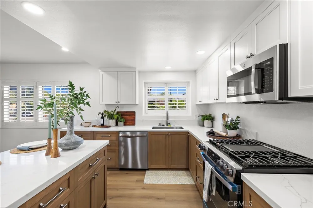 2076 Mori Orange, CA 92867