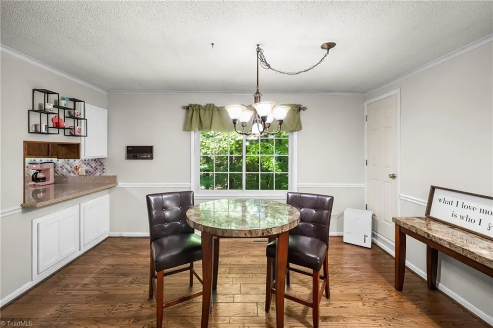 5 Windsor Circle Thomasville, NC 27360