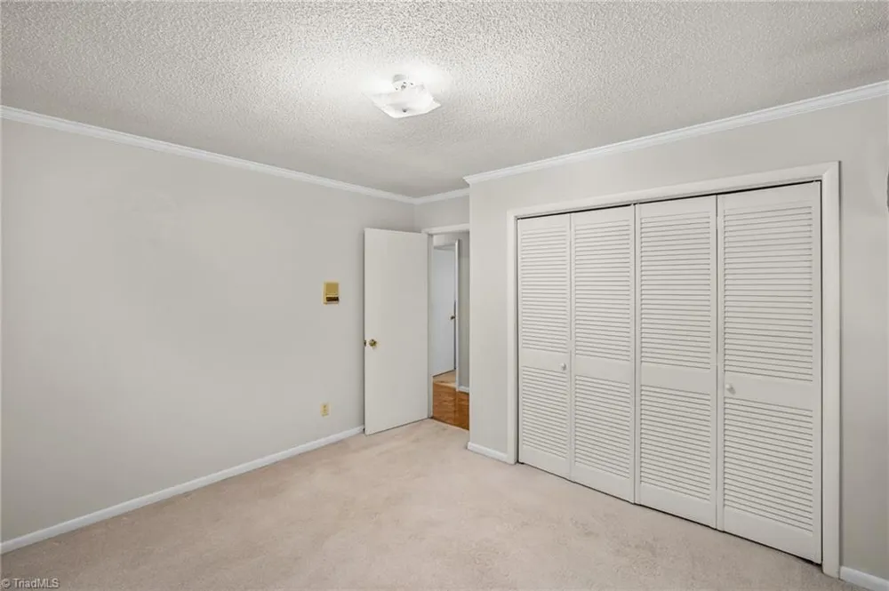 5 Windsor Circle Thomasville, NC 27360