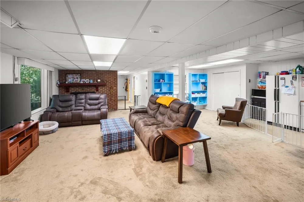5 Windsor Circle Thomasville, NC 27360