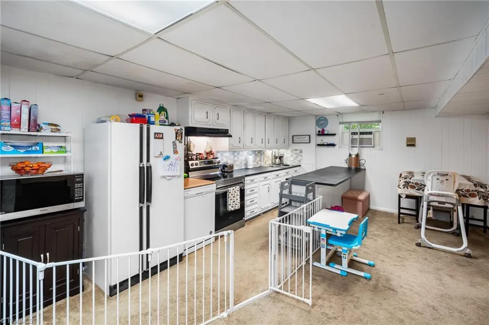 5 Windsor Circle Thomasville, NC 27360