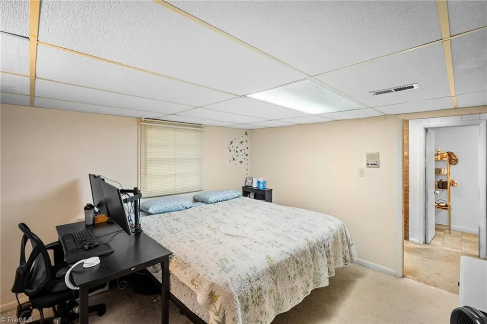 5 Windsor Circle Thomasville, NC 27360