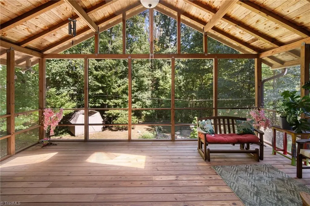 5 Windsor Circle Thomasville, NC 27360