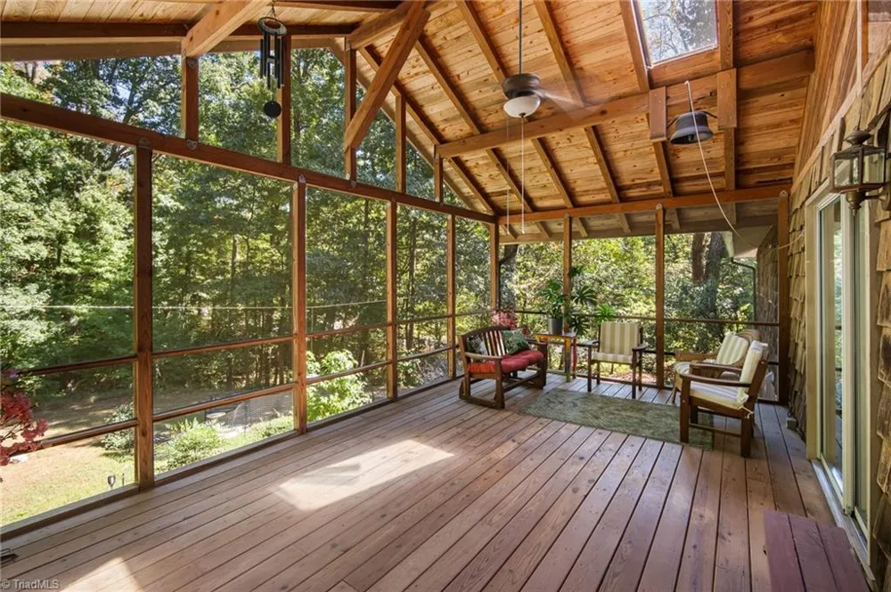 5 Windsor Circle Thomasville, NC 27360