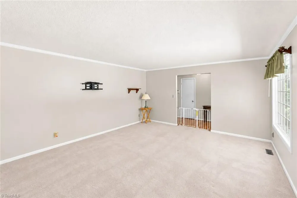 5 Windsor Circle Thomasville, NC 27360