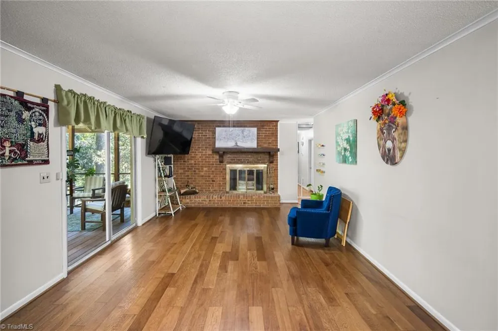 5 Windsor Circle Thomasville, NC 27360