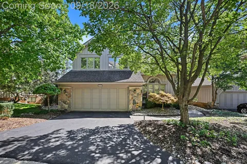 4807 Mirror Lake Drive