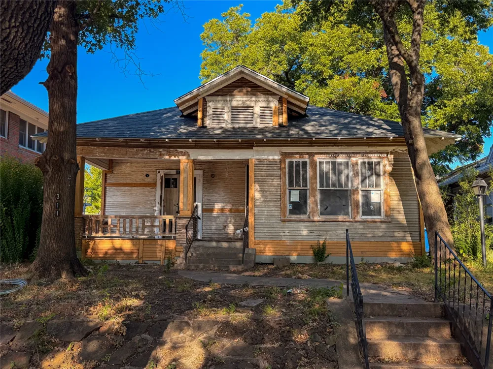 311 Clinton Avenue Dallas, TX 75208