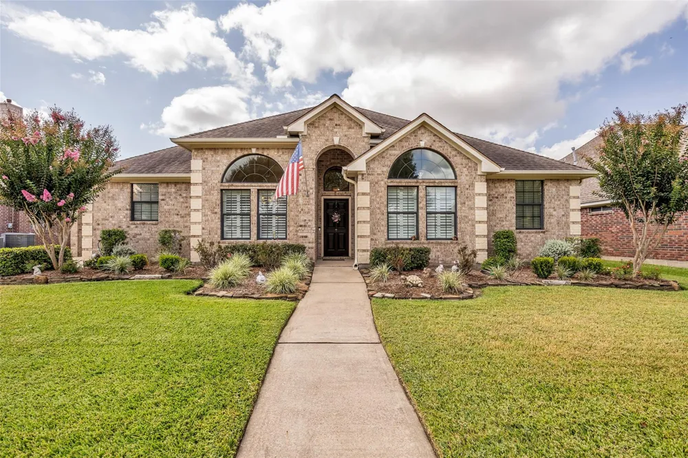 1813 Mesa Verde Drive Deer Park, TX 77536