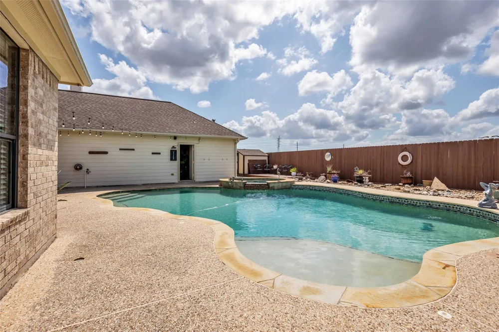 1813 Mesa Verde Drive Deer Park, TX 77536