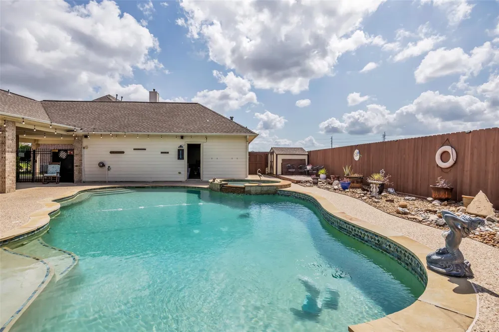 1813 Mesa Verde Drive Deer Park, TX 77536