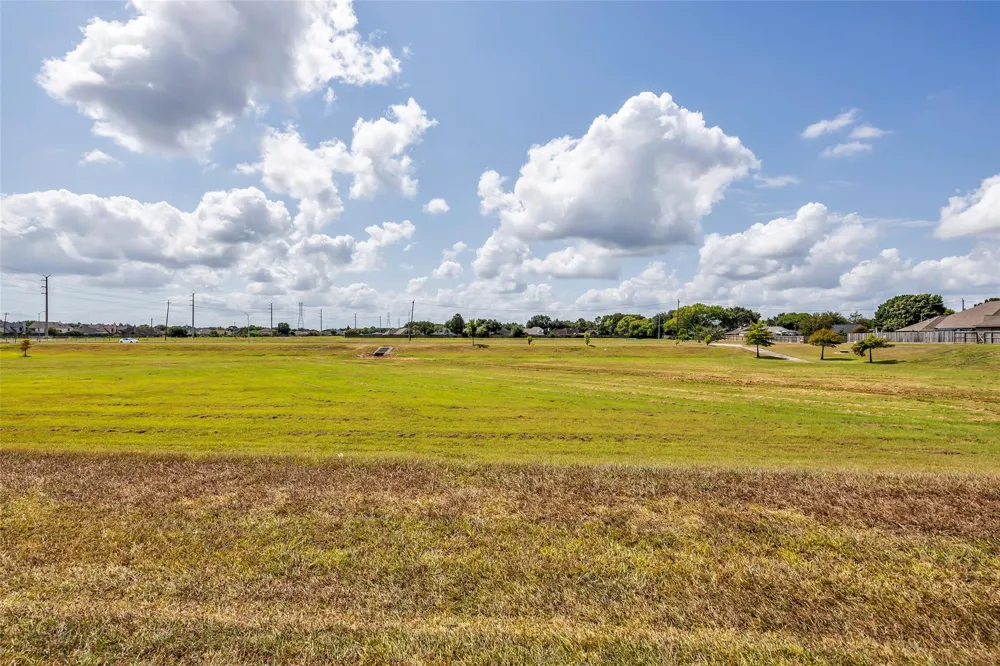 1813 Mesa Verde Drive Deer Park, TX 77536