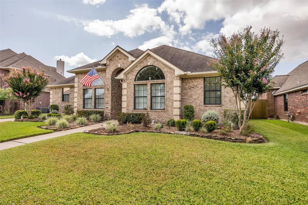 1813 Mesa Verde Drive Deer Park, TX 77536