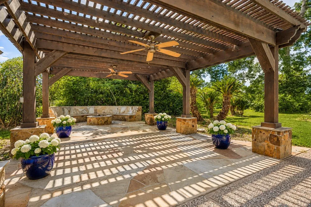 215 Caleta Circle Richmond, TX 77406