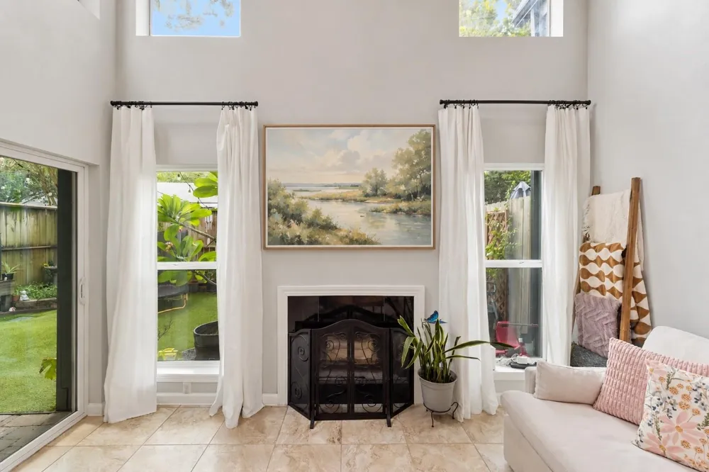 735 Worthshire Street Houston, TX 77008