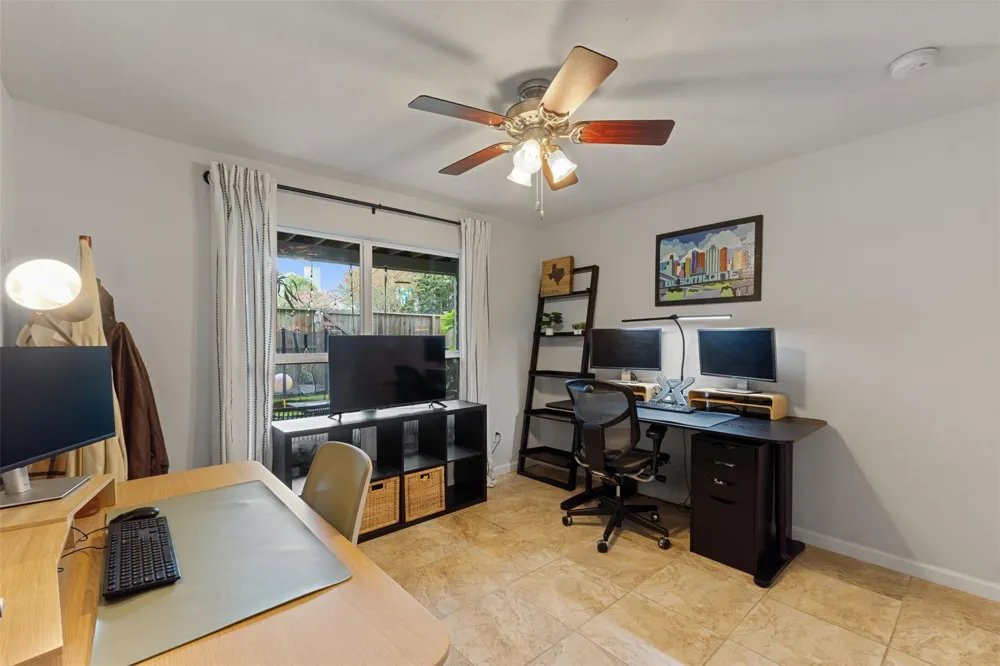 735 Worthshire Street Houston, TX 77008