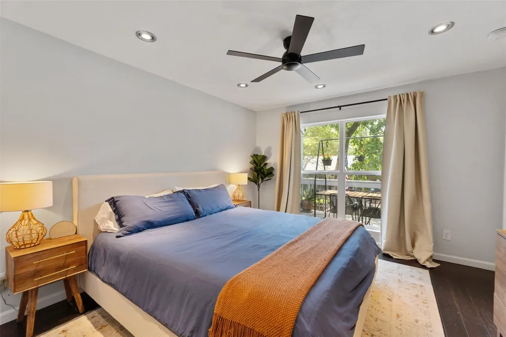 735 Worthshire Street Houston, TX 77008