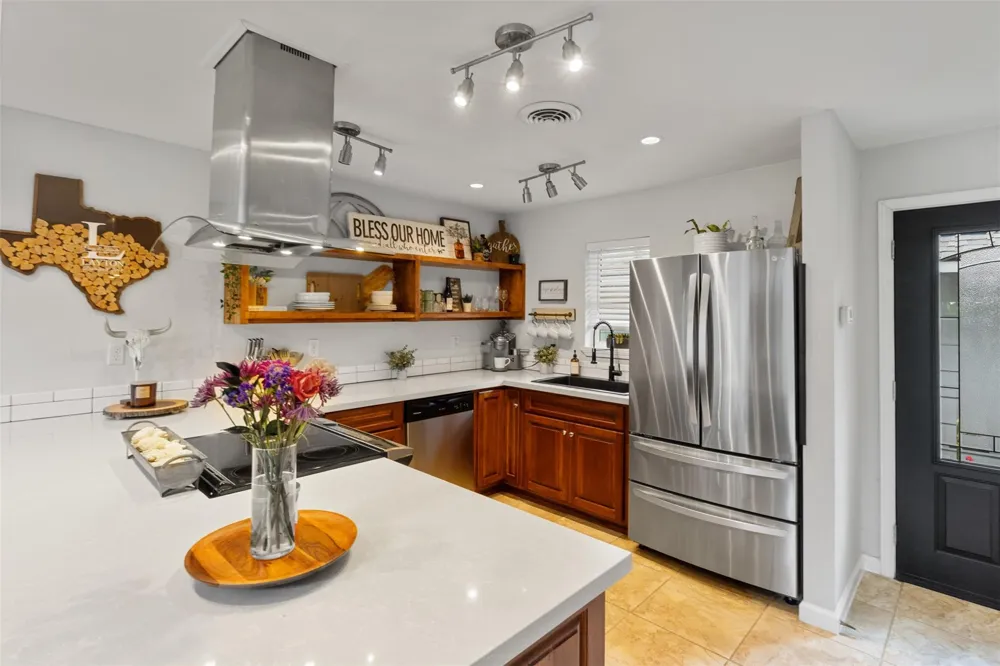 735 Worthshire Street Houston, TX 77008