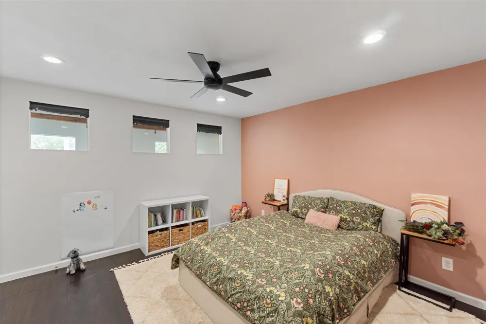 735 Worthshire Street Houston, TX 77008