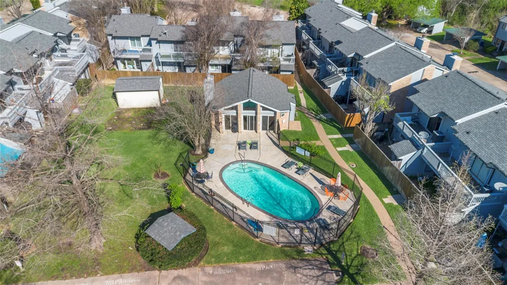 735 Worthshire Street Houston, TX 77008