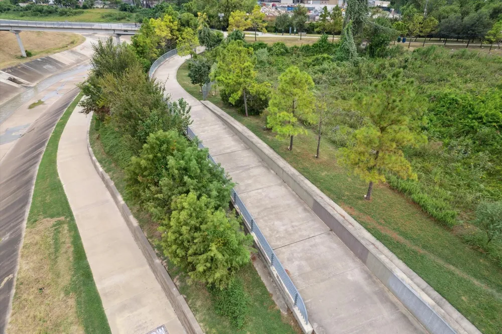 735 Worthshire Street Houston, TX 77008