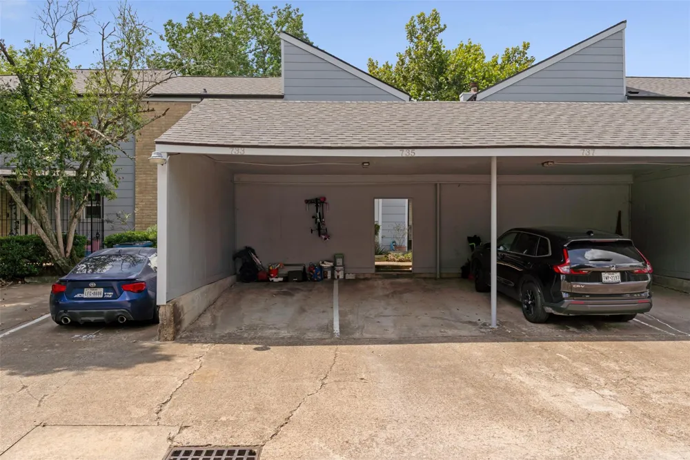 735 Worthshire Street Houston, TX 77008