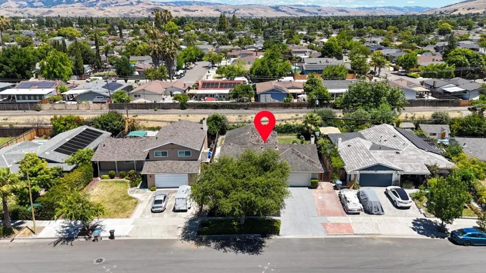 5804 Chesbro Avenue San Jose, CA 95123