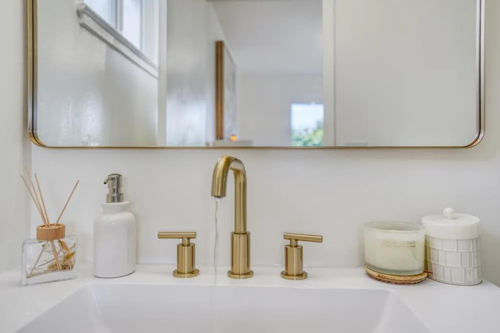 5804 Chesbro Avenue San Jose, CA 95123