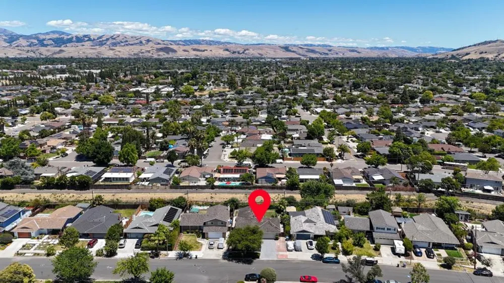 5804 Chesbro Avenue San Jose, CA 95123
