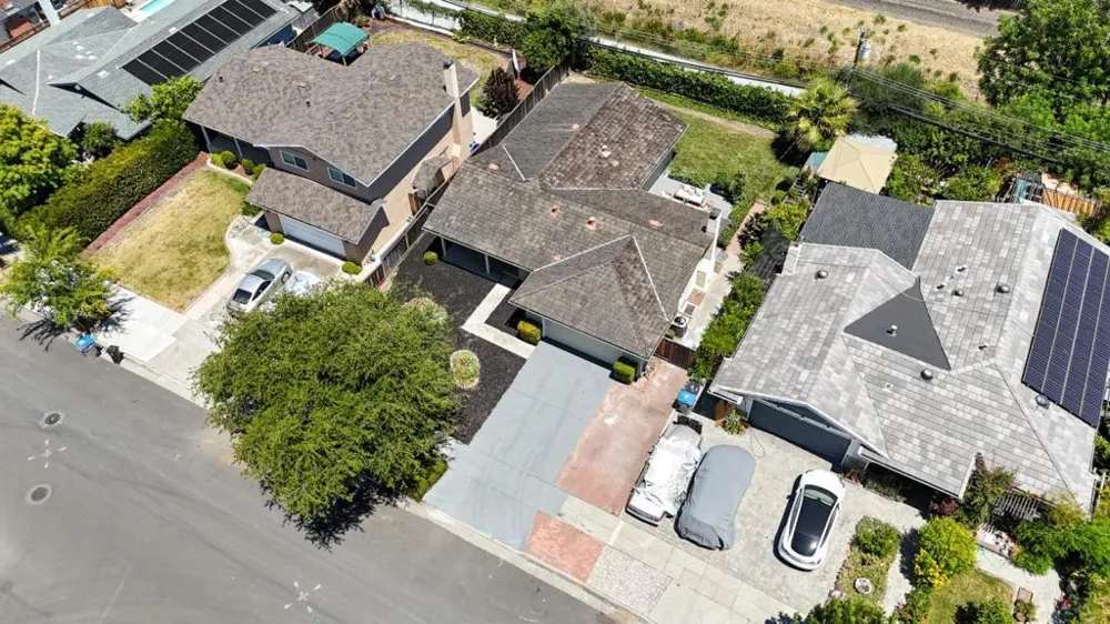 5804 Chesbro Avenue San Jose, CA 95123