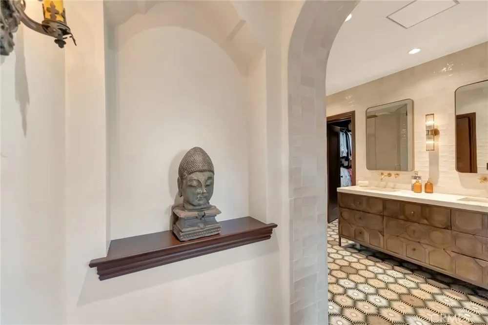 293 Saint Joseph Avenue Long Beach, CA 90803