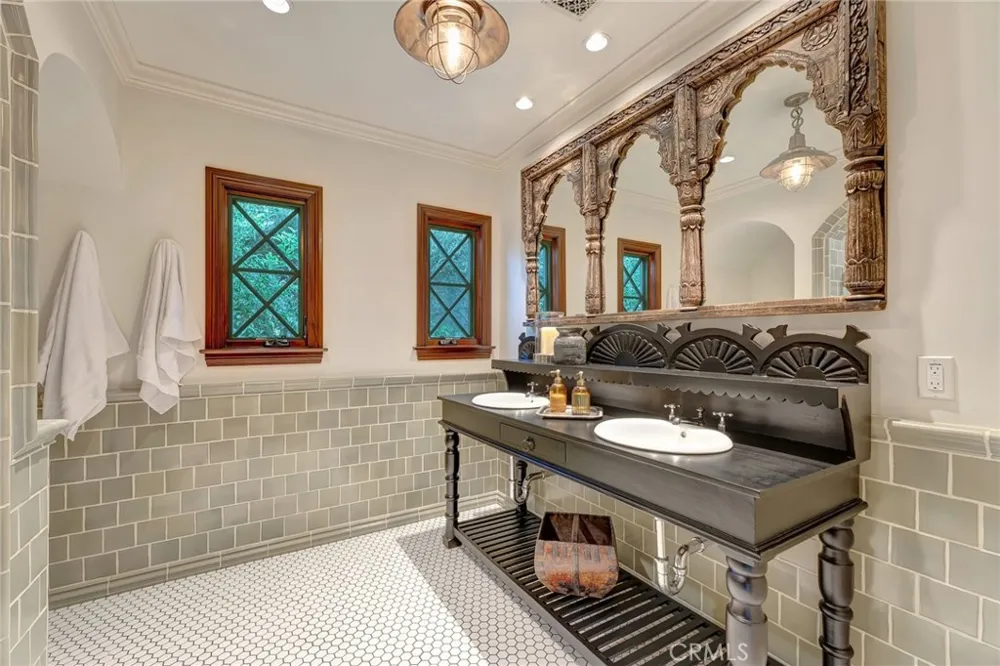 293 Saint Joseph Avenue Long Beach, CA 90803